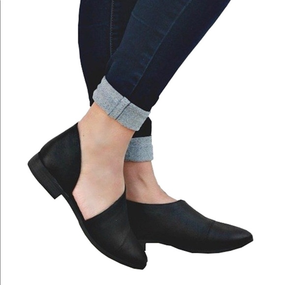 Huiyuzhi (Amazon) Shoes - Side Cut Out Flats